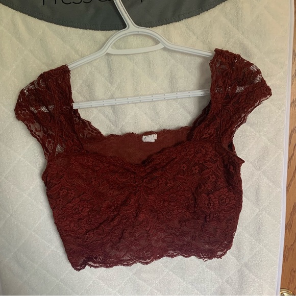 Maroon Lace Going Out Top from Garage, Size Large - Picture 1 of 3